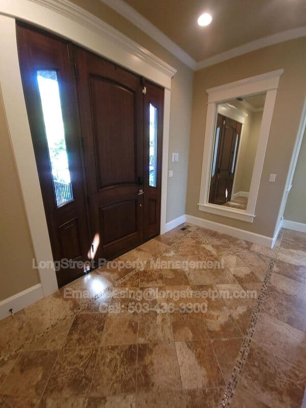 Portland House: 9739 NW Henry Ct