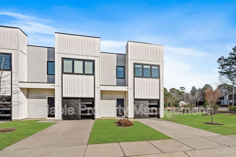 Clayton Townhome: 4 S Laird Drive