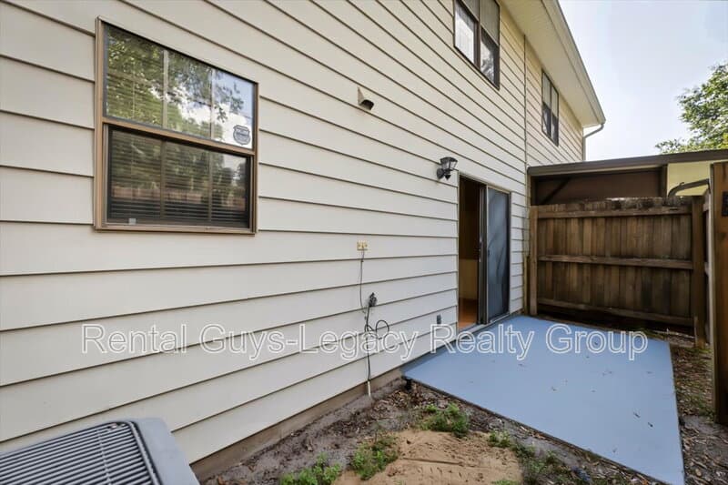 Orange Park Townhome: 803 Kettering Way