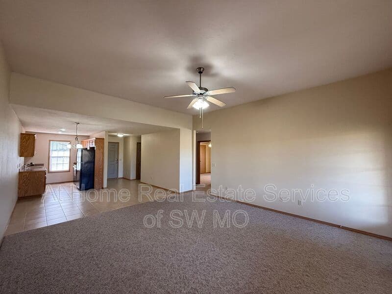 Ozark Condo: 2303 W Parkview