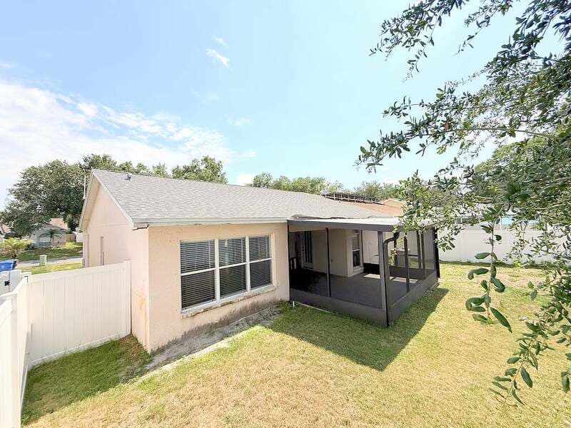 Valrico House: 1118 Hardwood Drive