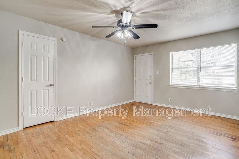 Fort Worth House: 3419 South University Drive