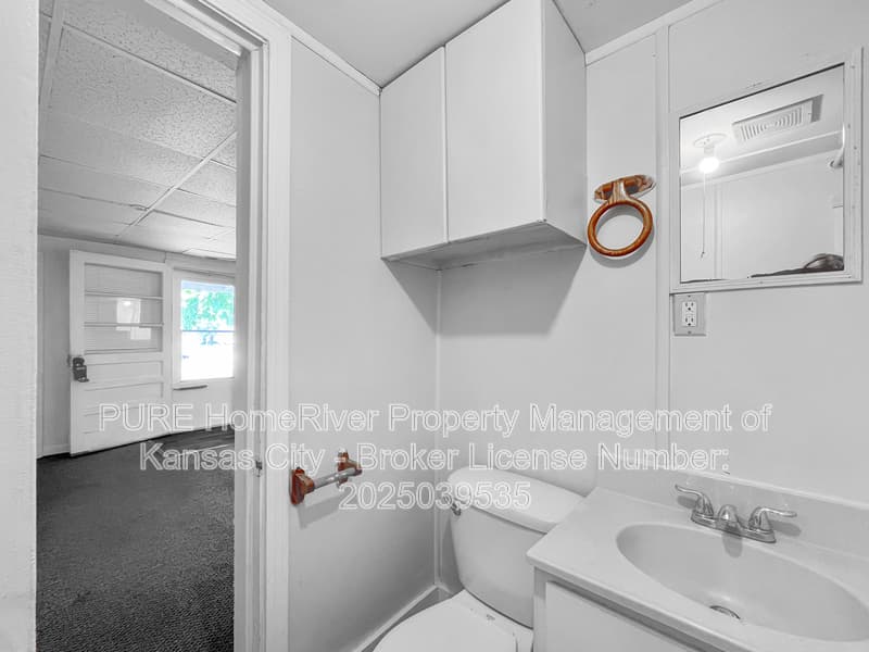Higginsville House: 303 W 22nd St