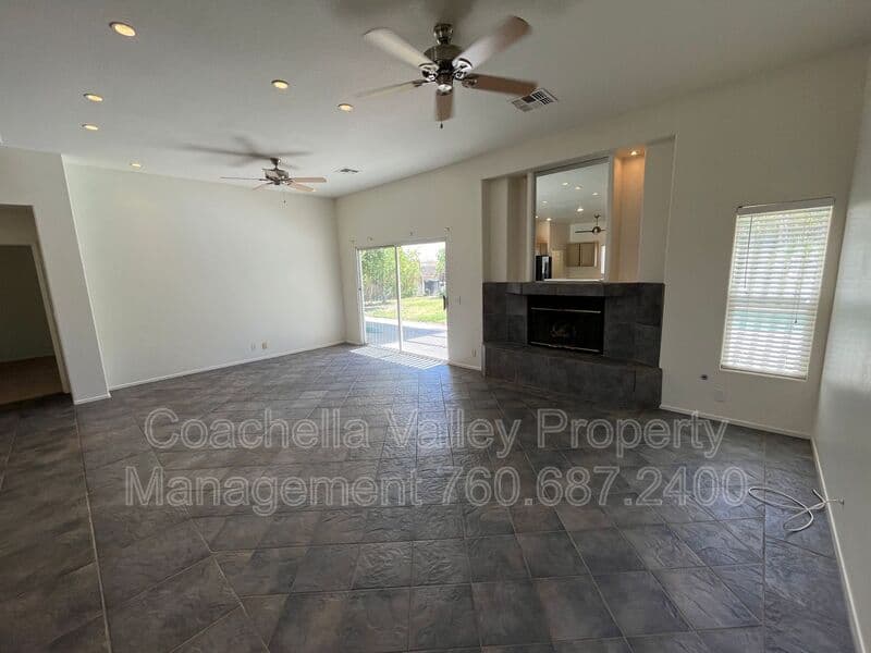 Cathedral City House: 68681 Pasada Rd