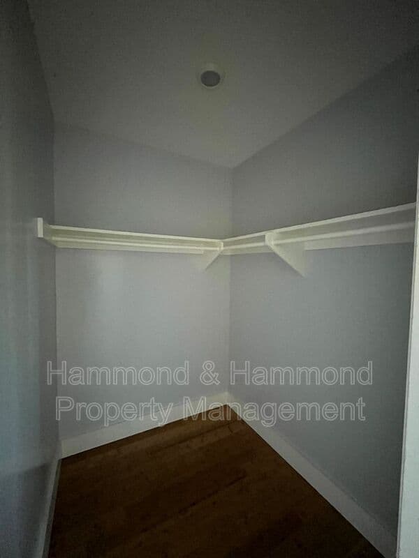 Van Nuys Condo: 5722 Woodman Ave.