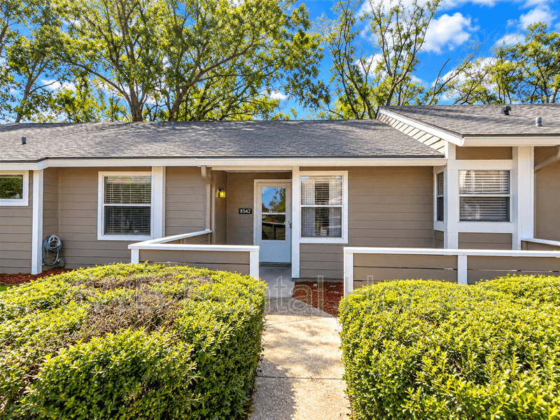 Jacksonville Townhome: 8342 Derbyshire Pl