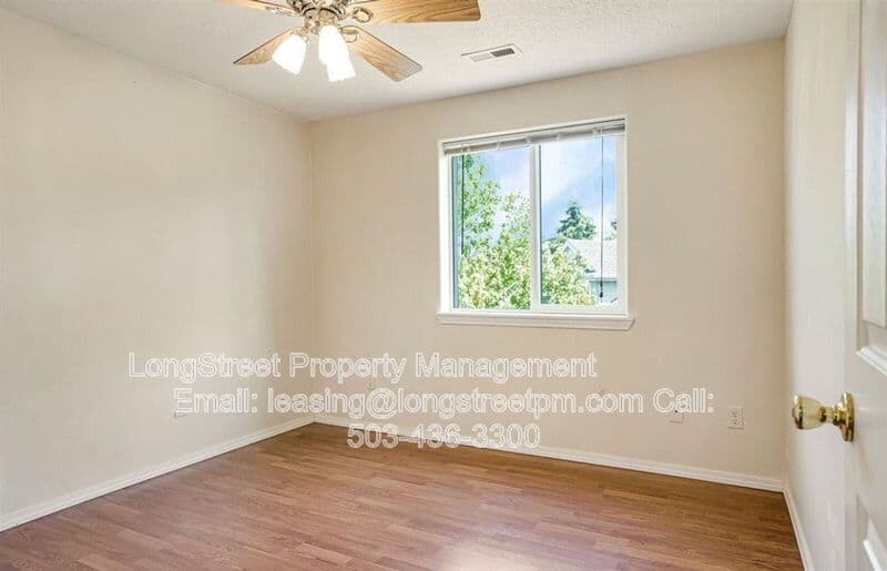 Adair Village House: 332 NE Carmen Pl