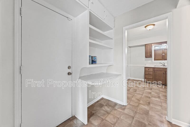 Charlotte House: 5805-H Hunting Ridge Lane