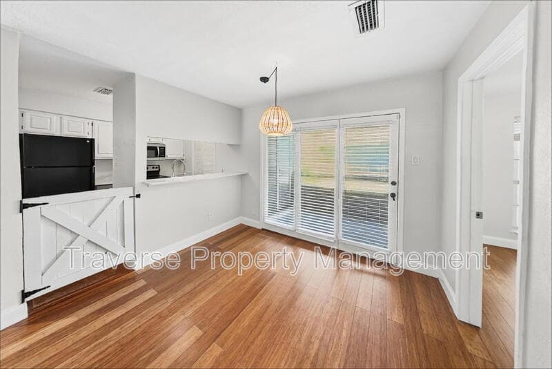 Arlington Condo: 1108 Quail Valley Ln
