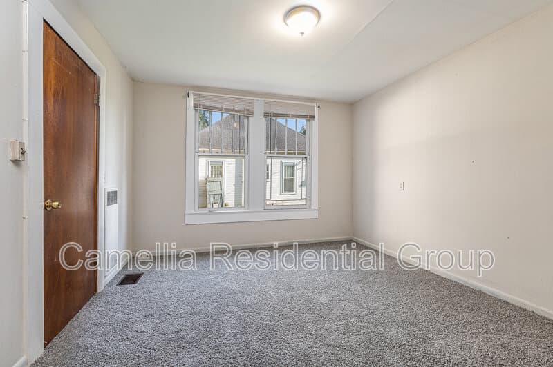 Midfield House: 104 Henley Street