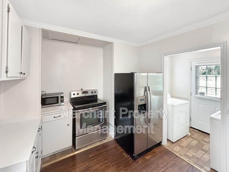 Greenville House: 210 Ashley Avenue