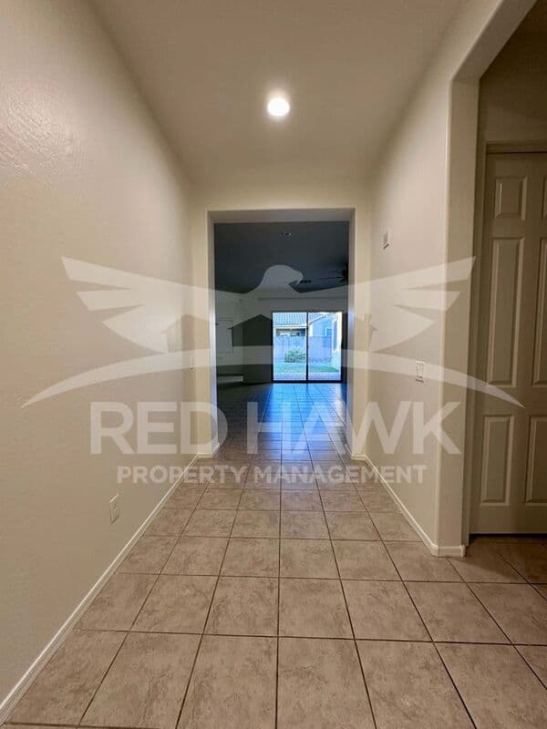 Gilbert House: 991 E Holland Park Dr
