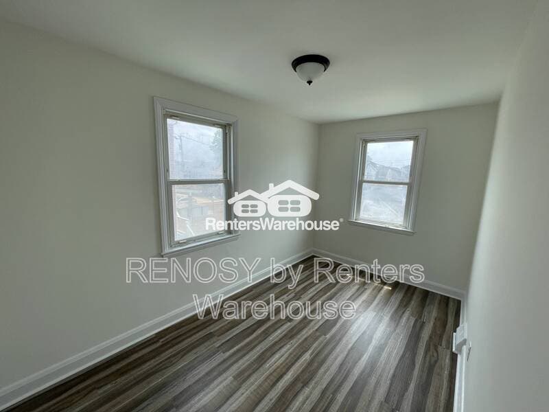Essex House: 128 Wiltshire rd