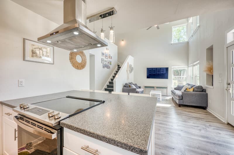 Cottonwood Shores House: 847 Pecan Lane