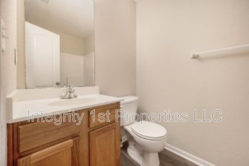 Kansas City Condo: 5933 NW 90th Ter