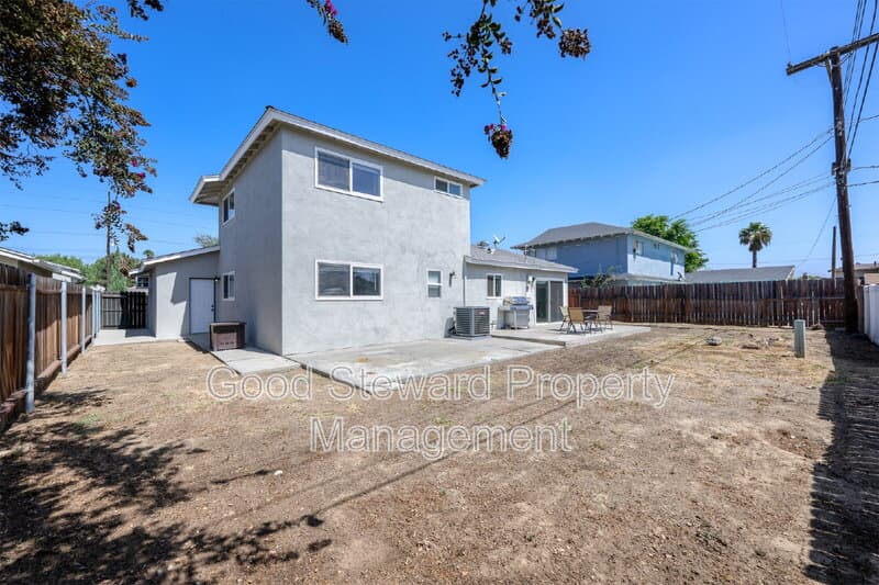 Riverside House: 5154 Merrill Ave