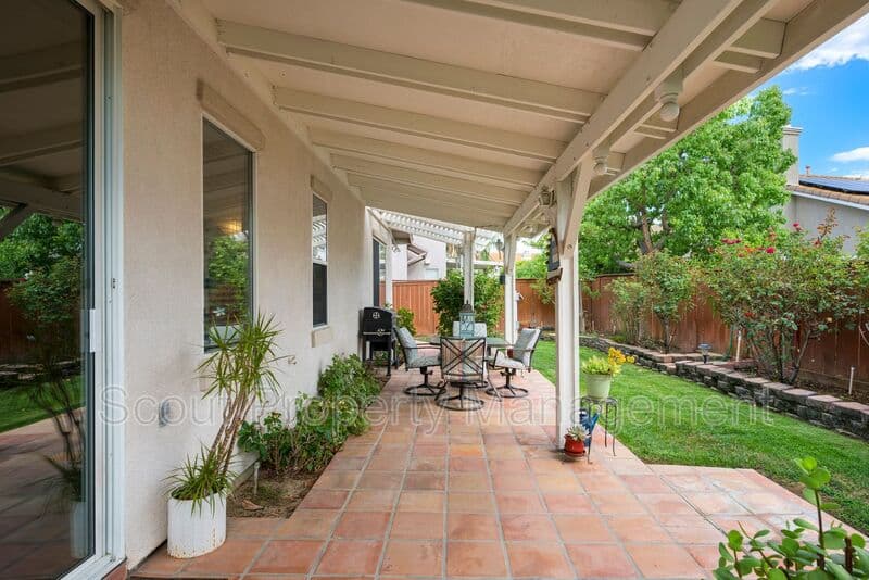 Temecula House: 30911 Putter Circle