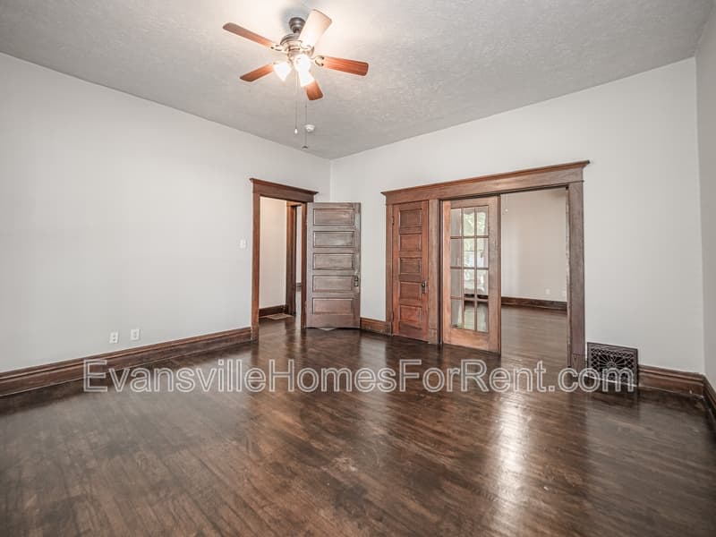 Evansville House: 319 Adams Avenue