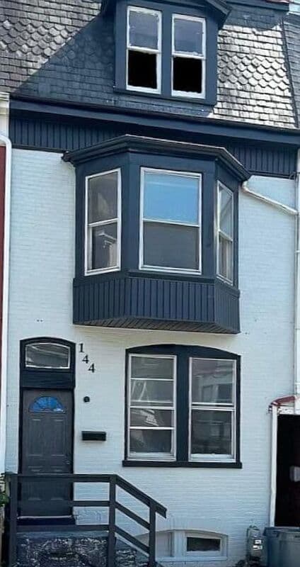 York House: 144 West Jackson Street - D