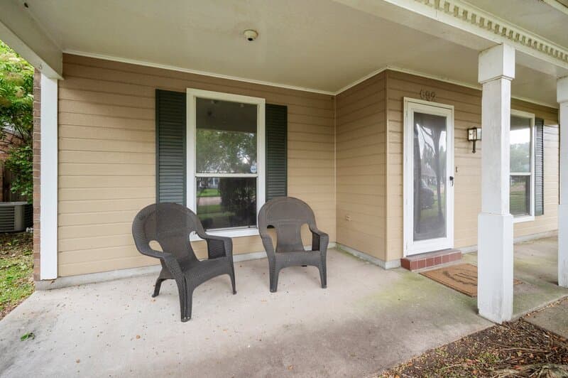 Baton Rouge House: 692 John Henry Drive