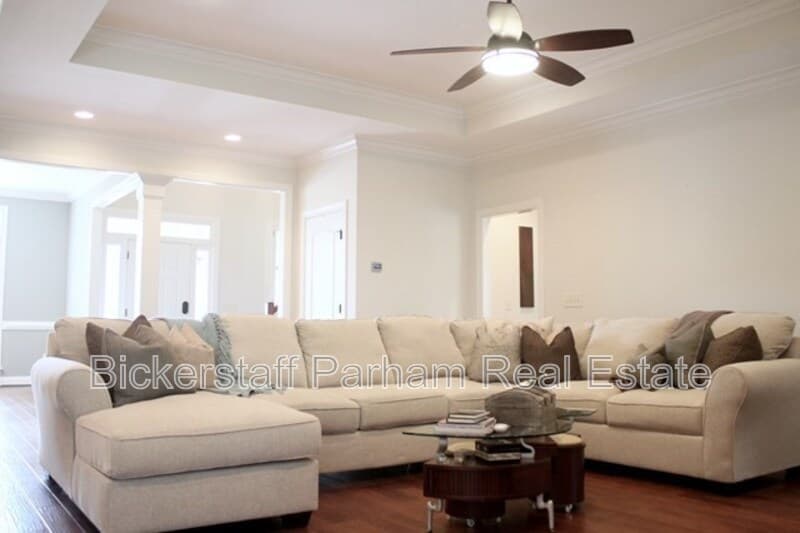 Columbus House: 7165 Bridgemill Drive