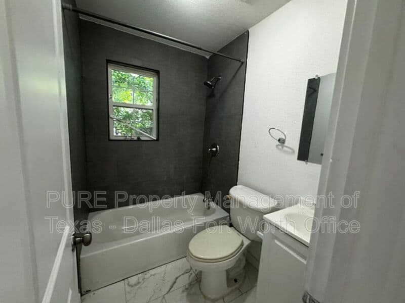 Dallas Condo: 2223 JB Jackson Jr Blvd