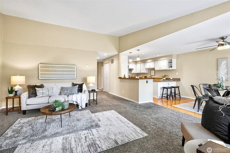kirkland Condo: 629 Kirkland Way