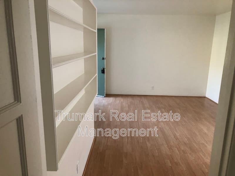 Glendale Condo: 623 W Stocker St