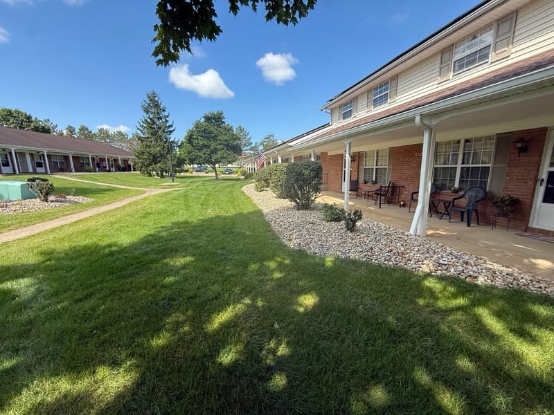 Medina Condo: 565 Leisure Lane