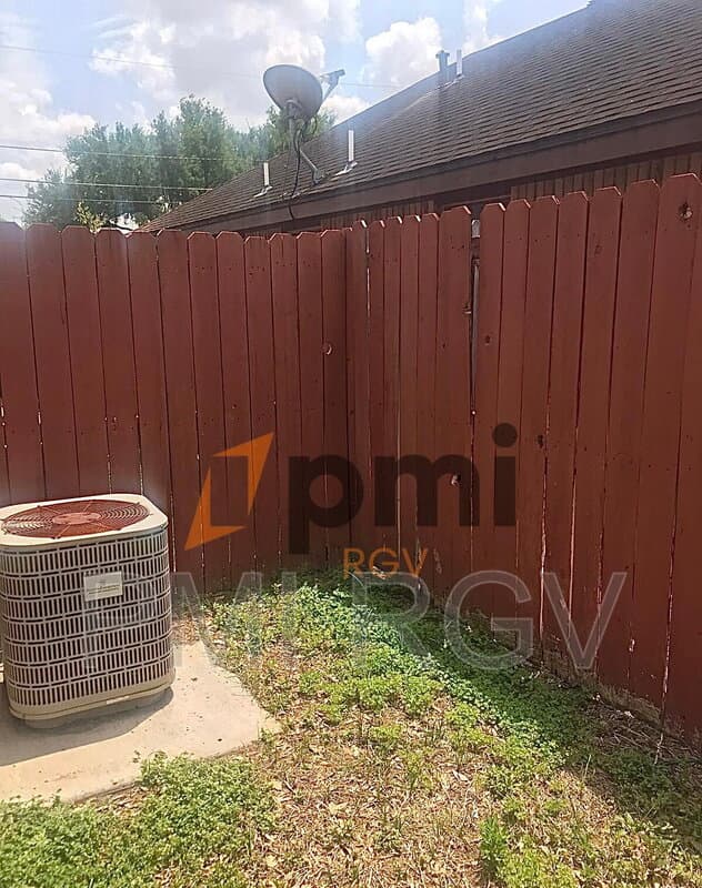 Pharr Condo: 1105 S Palm Dr