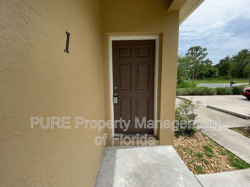 Ocala House: 887 NW 6 Terrace