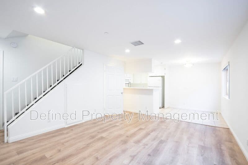 Los Angeles Condo: 3644 Keystone Ave