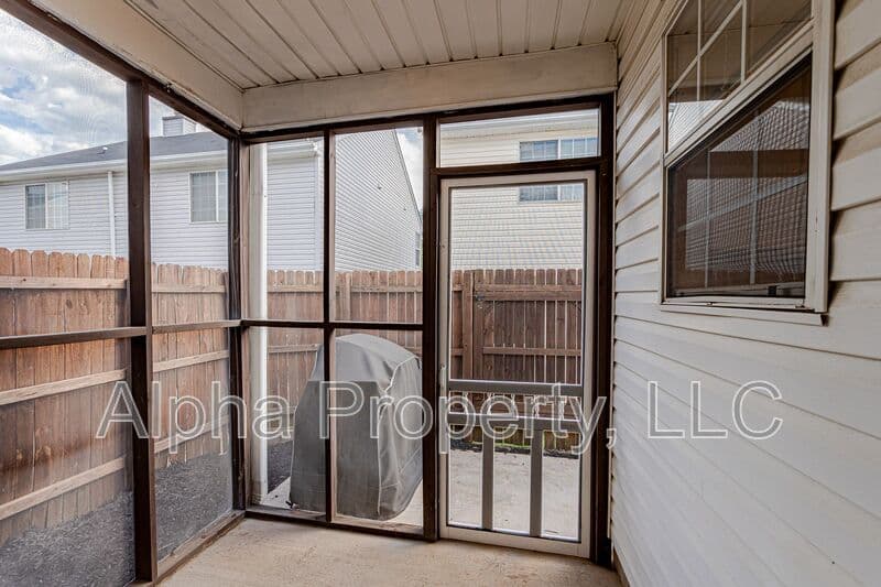 Greer House: 105 Brushy Hollow Ln