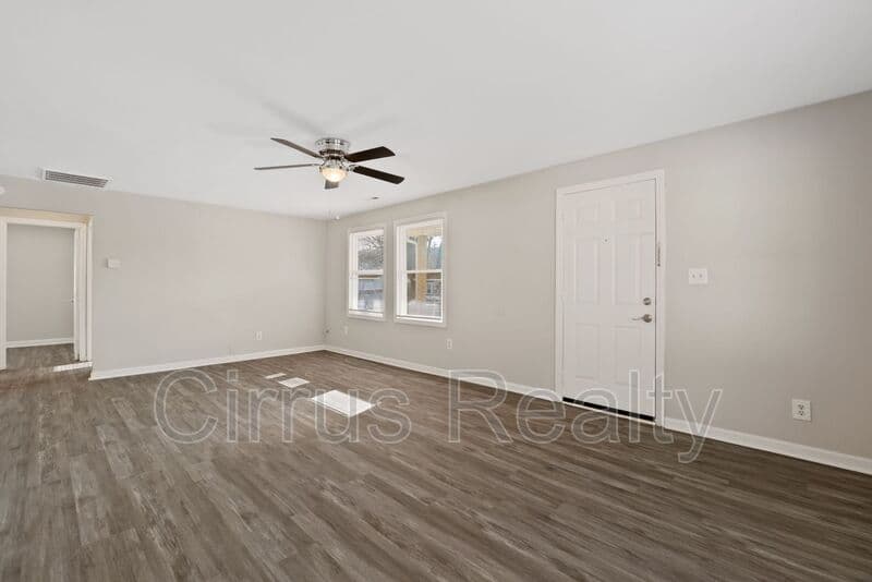 Portsmouth House: 6 Worden Pl