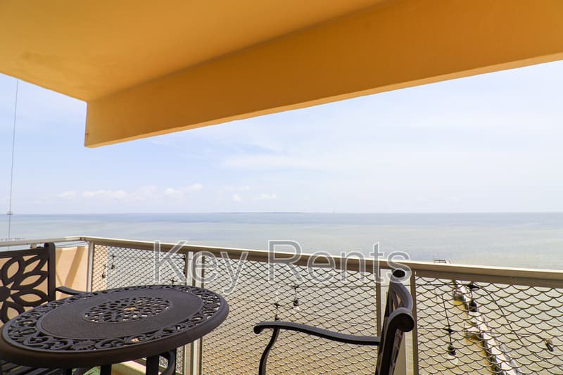 Pensacola Condo: 825 Bayshore Dr.