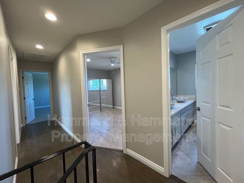 Granada Hills House: 10436 Amestoy Ave.