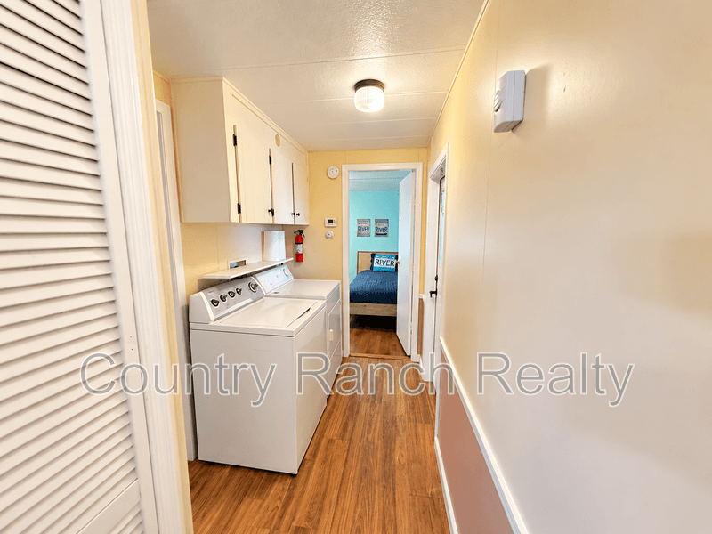Bullhead City House: 1635 Yale Drive