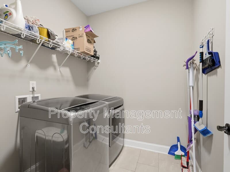 Athens House: 14735 Commonwealth Drive