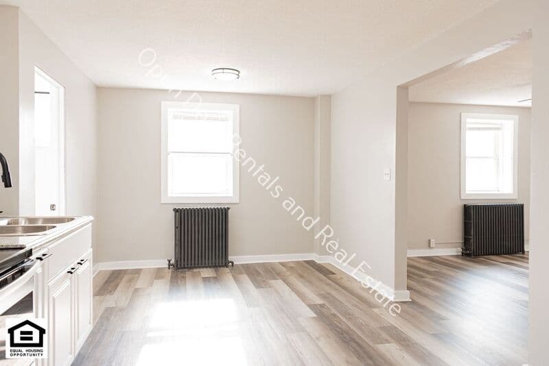 Auburn Condo: 202 N Jackson St
