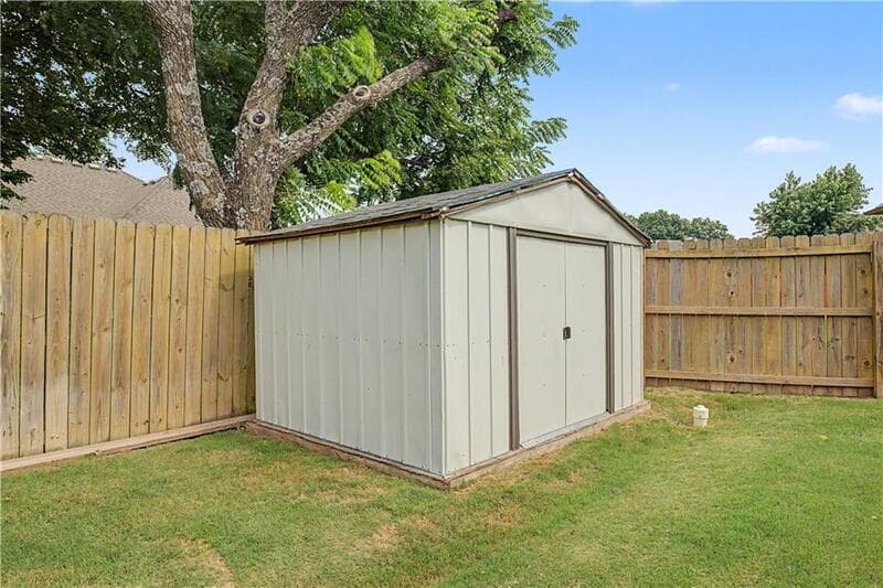 Pea Ridge House: 205 Ross Salvage Road