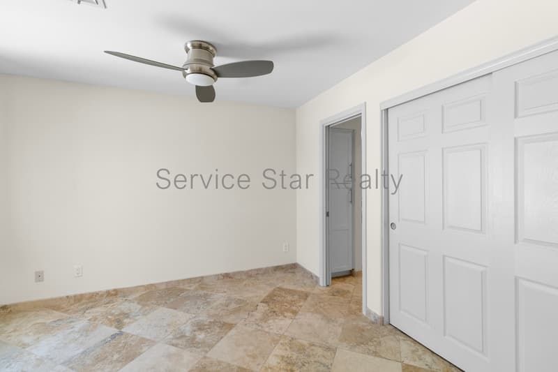 Scottsdale House: 8750 E Via Del Valle