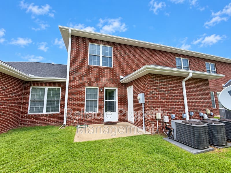 Selma Townhome: 102 Boykin Ave