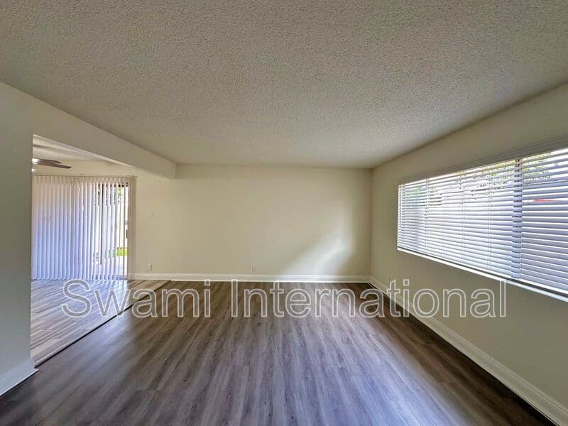 Lomita House: 25530 1/2 Oak St.