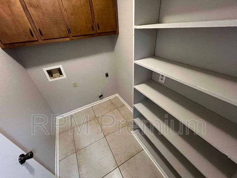 Zachary House: 1114 Willow Creek Dr.