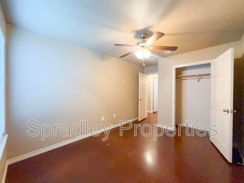 Belton Condo: 1560 Brady Way