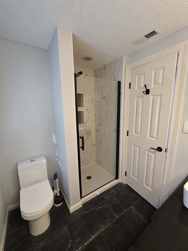 Raleigh House: 5516 Den Heider Way
