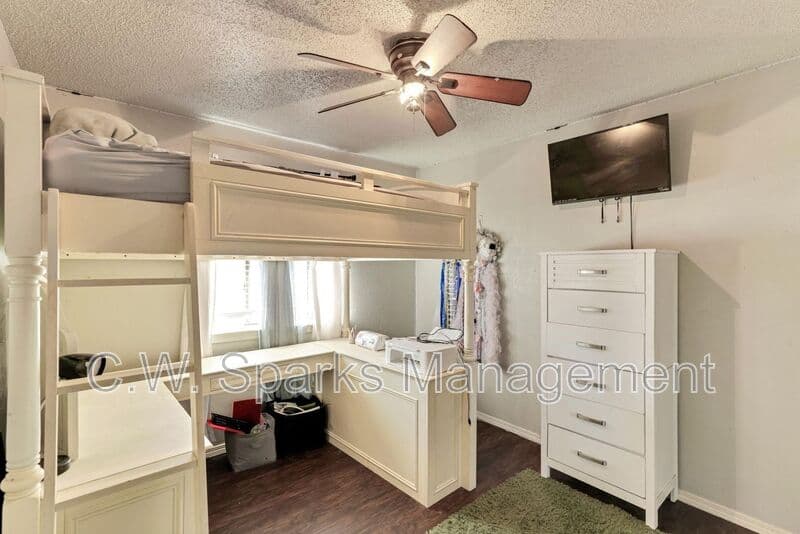 Rowlett House: 4018 Smartt Street