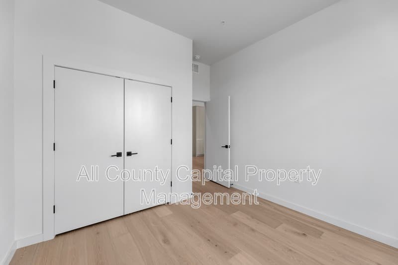 Austin Condo: 2209 S 1st St #403