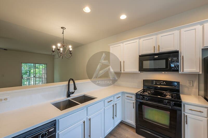 Kennesaw House: 1440 Dolcetto Trce