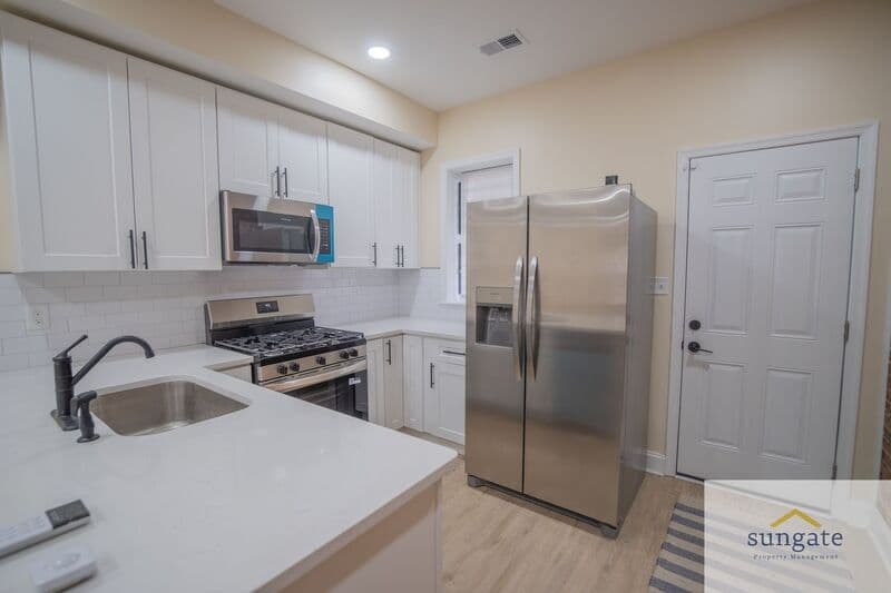 Baltimore Townhome: 3205 Esther Pl